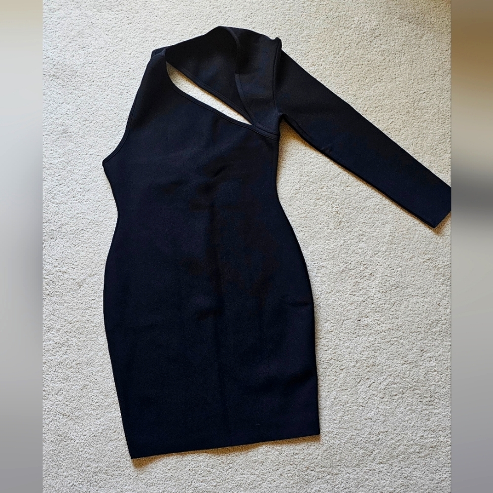 One arm Black sleek dress